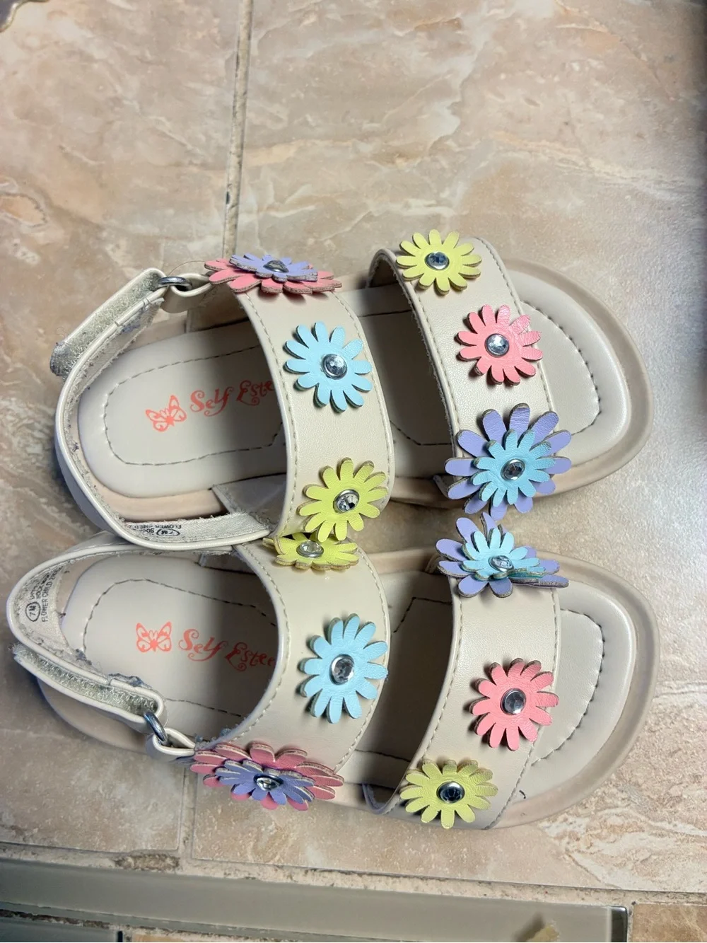 Toddler size 7 Girl Beige Sandals with Flowers